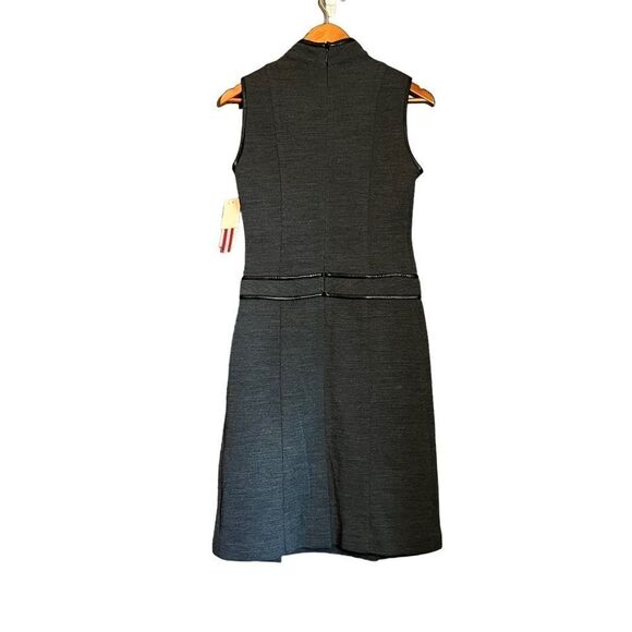 Elegant Sleeveless Gray Dress - Picture 11 of 14